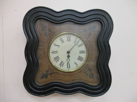 2488 - Hodiny zavesne vykladane 42 x 42 cm  -  2 500 kc 